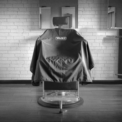 WAHL Professional Barber Cape Black